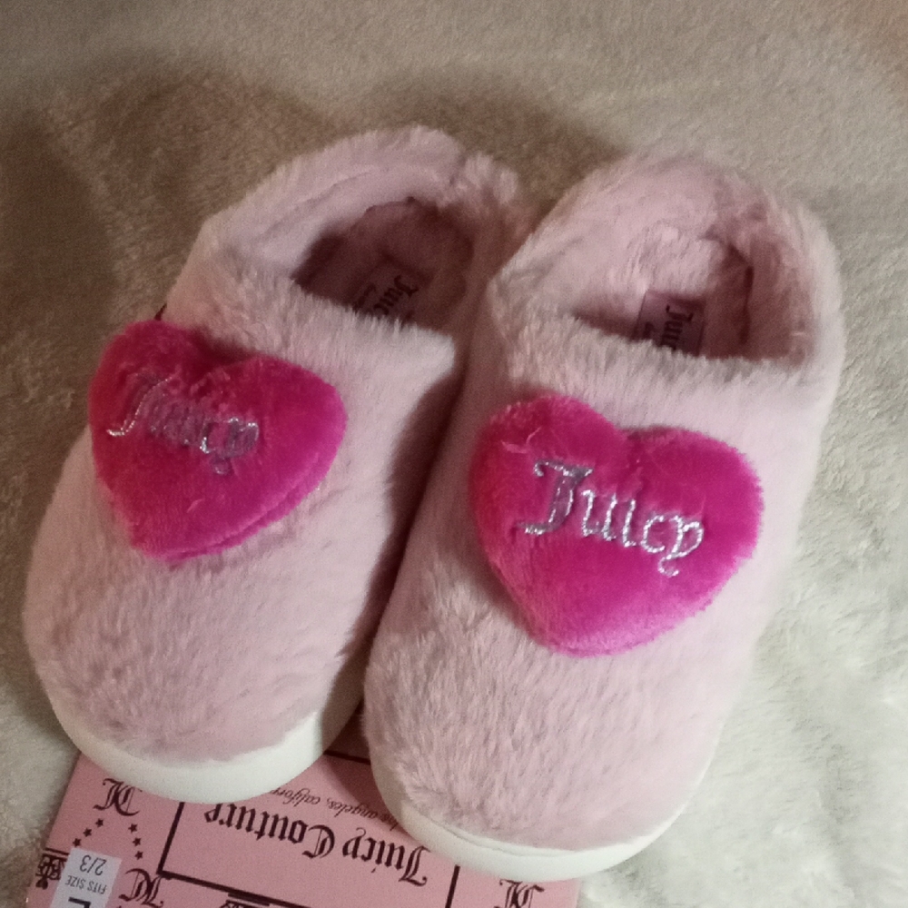 Juicy Couture Fuzzy Pink Heart Slippers SIZE 2/3 NWT!